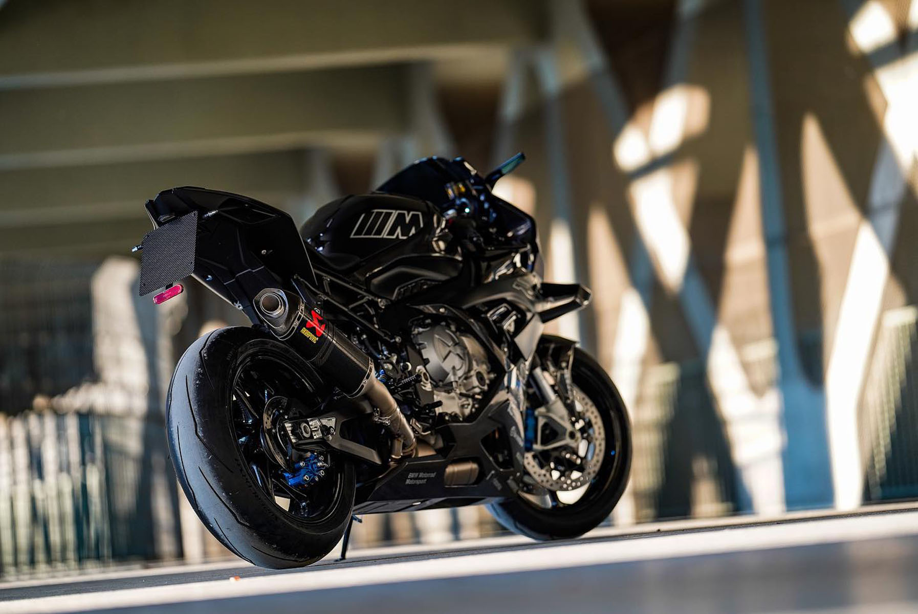BMW_M1000_RR_Martin_Edition_Black_13.jpg