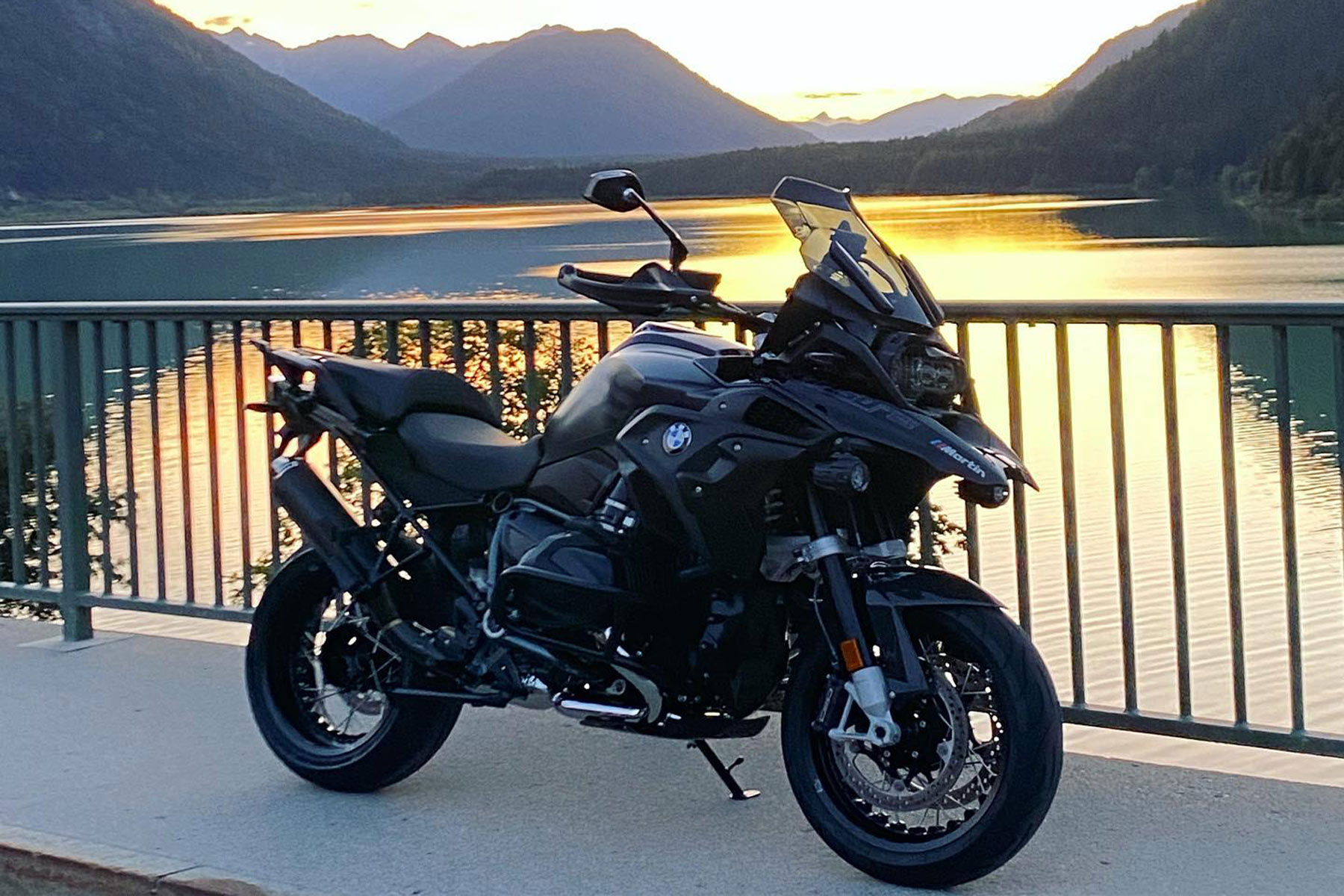 y-BMW-S1000R-Martin-Edition_02.jpg