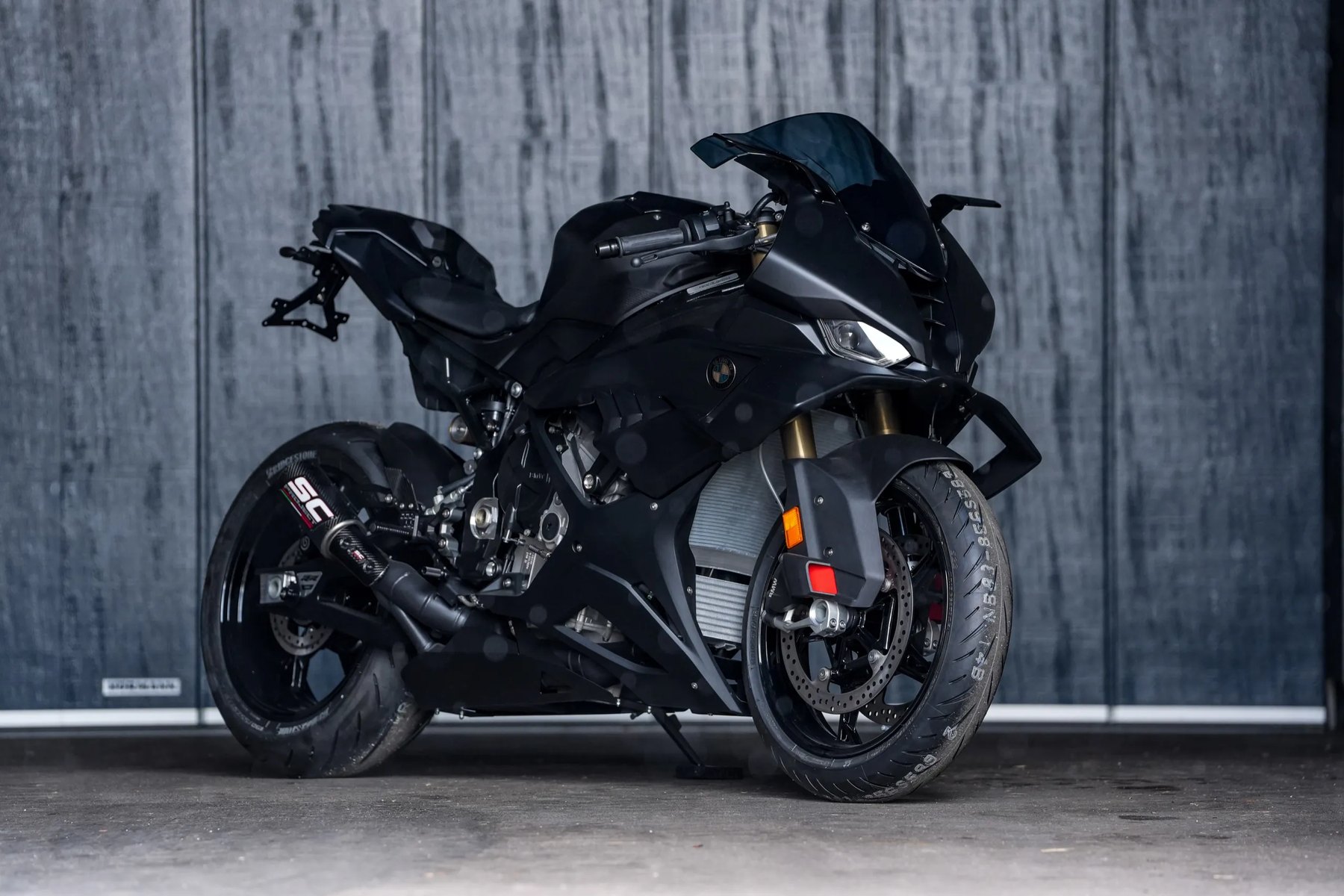 ---BMW_S_1000_RR_Martin_Edition_Black_1_SC-Project_Auspuff_Carbon.jpg