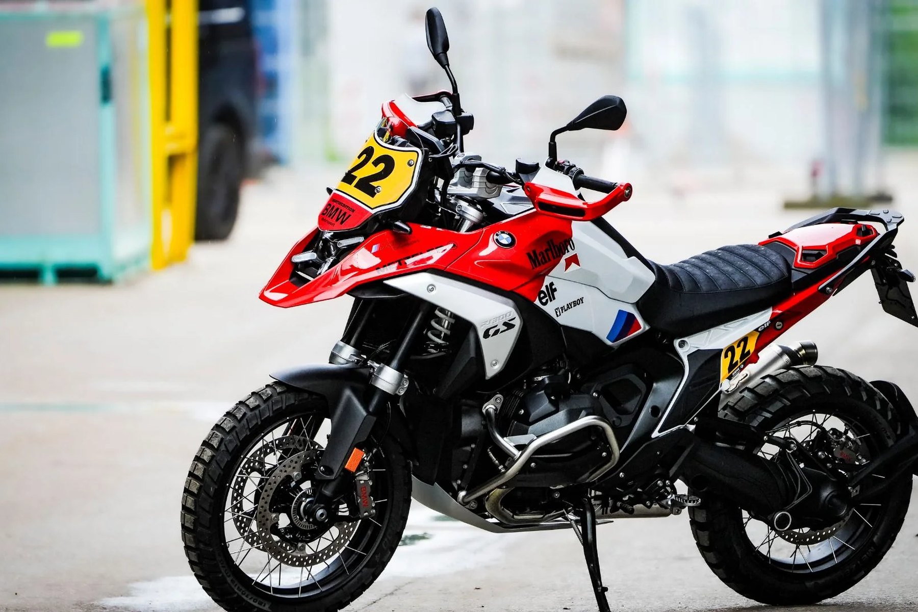 --BMW_R_1300_GS_Martin_Edition_Rallye_Dakar_1_SC-Project_Titan_Auspuff.jpg
