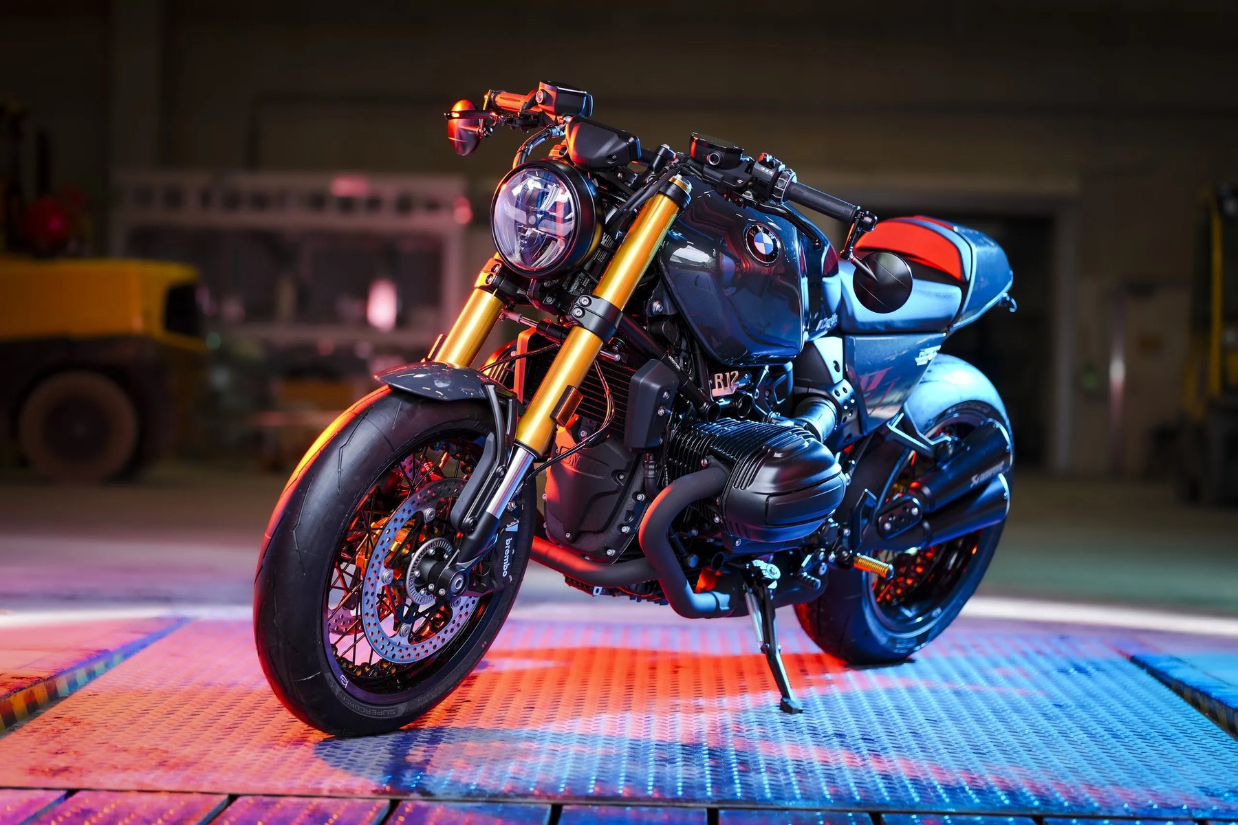 -BMW_R_12_nineT_Martin_Edition_Grey_1_Akrapovic_Auspuff_schwarz.jpg